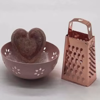 Schaaltje (roze) met amberblokje hart