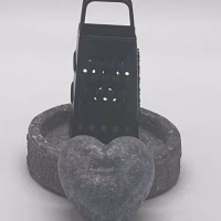 Set met amberblokje hart, schaaltje en rasp